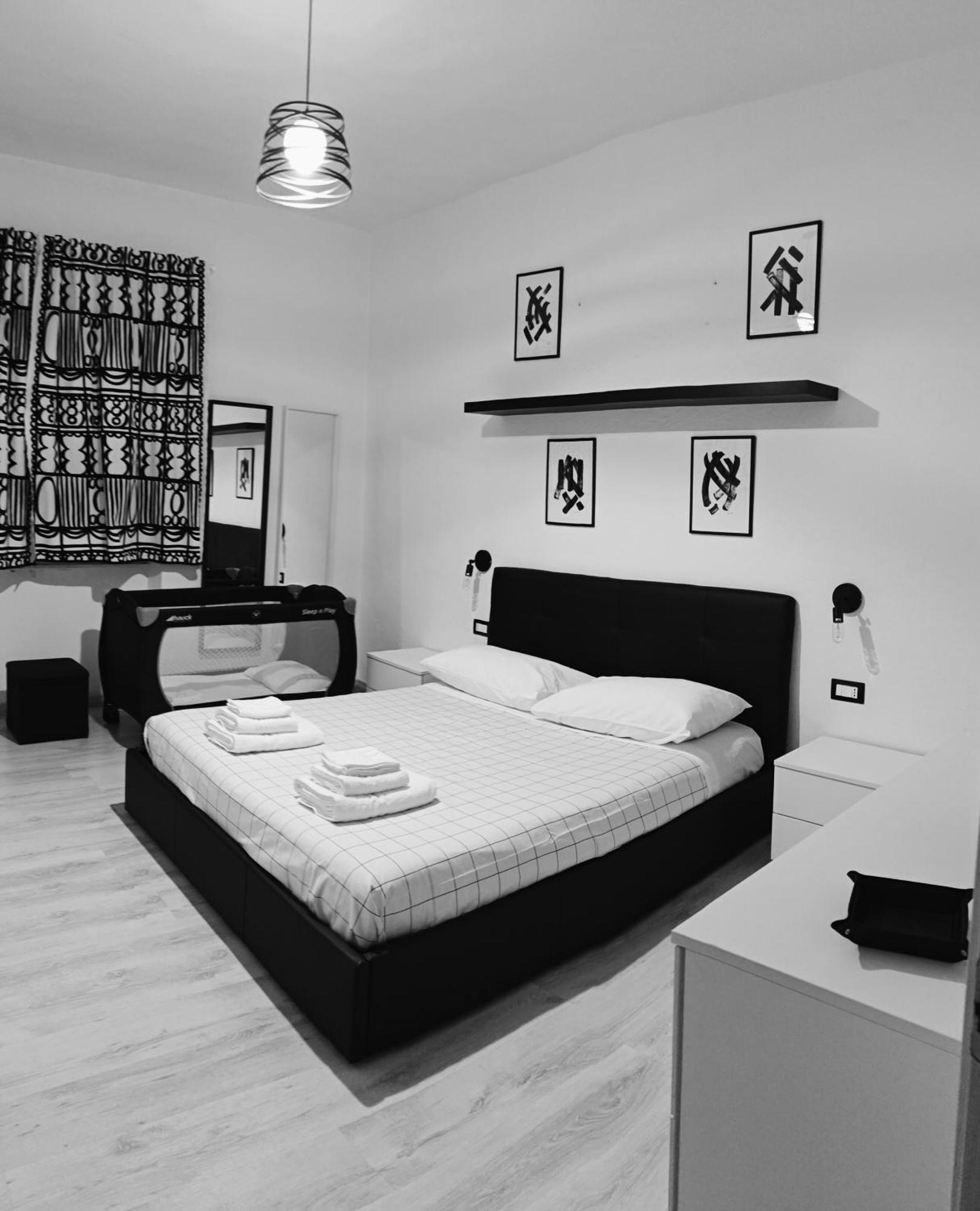 Black&White Guest House Иглесиас Экстерьер фото