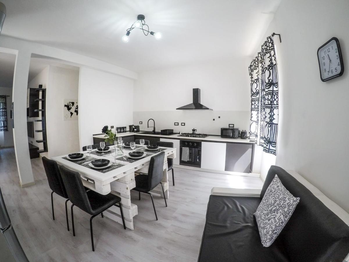 Black&White Guest House Иглесиас Экстерьер фото