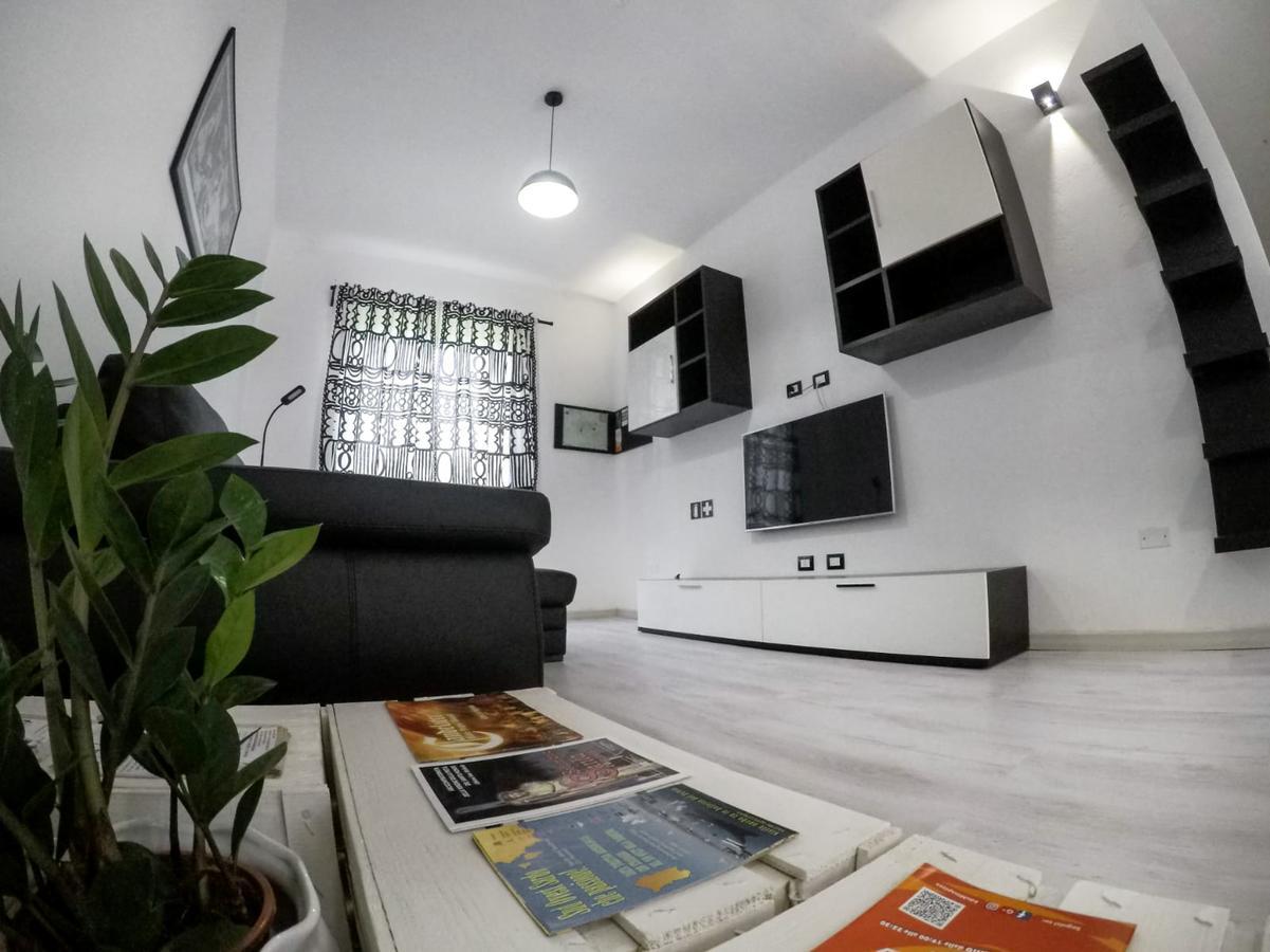 Black&White Guest House Иглесиас Экстерьер фото