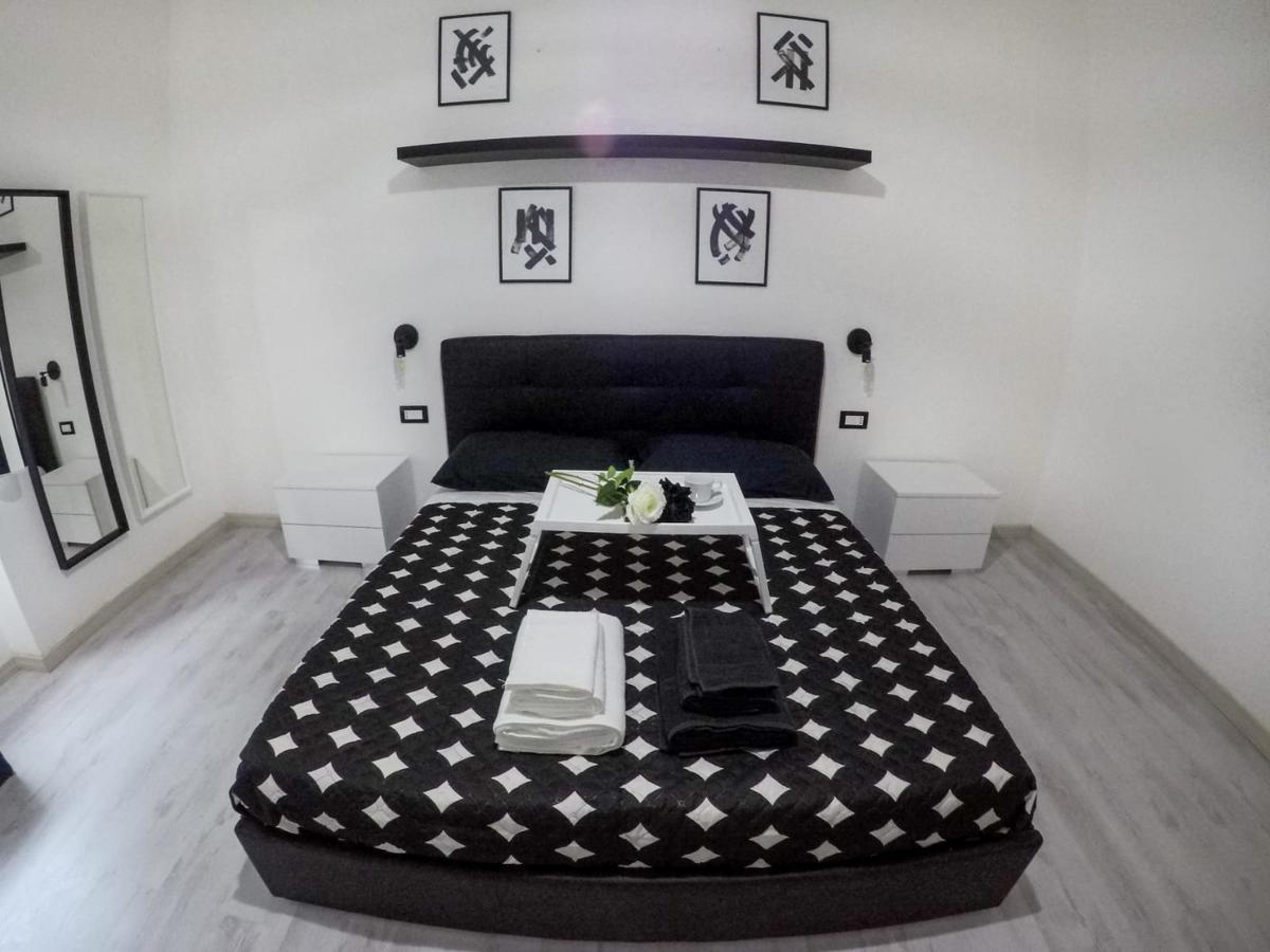 Black&White Guest House Иглесиас Экстерьер фото