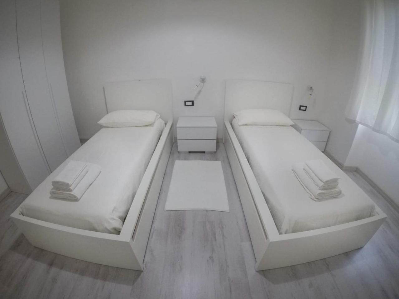 Black&White Guest House Иглесиас Экстерьер фото