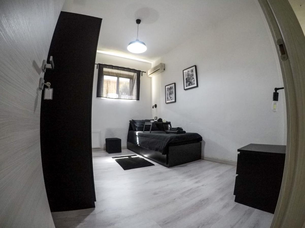 Black&White Guest House Иглесиас Экстерьер фото