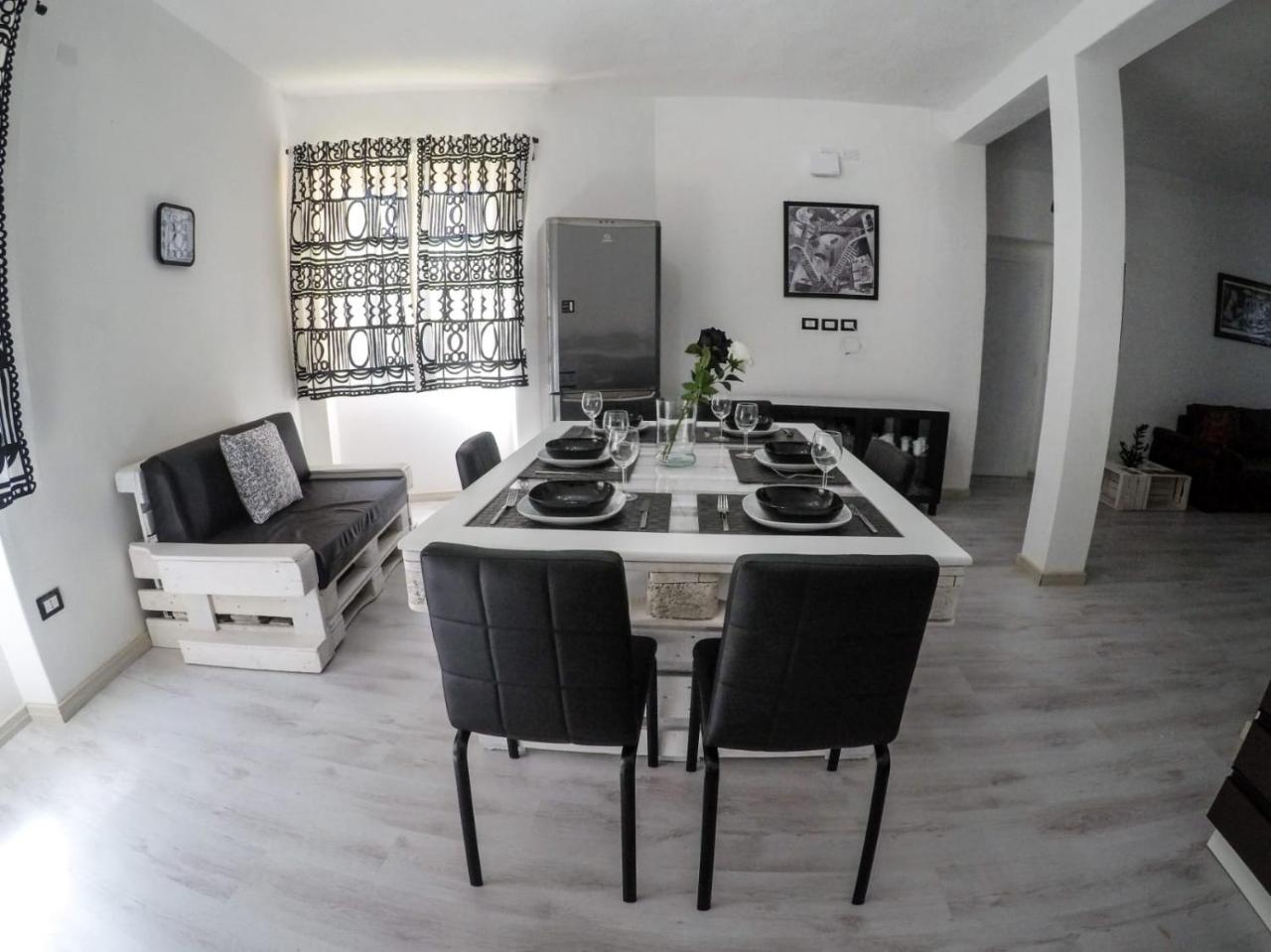 Black&White Guest House Иглесиас Экстерьер фото